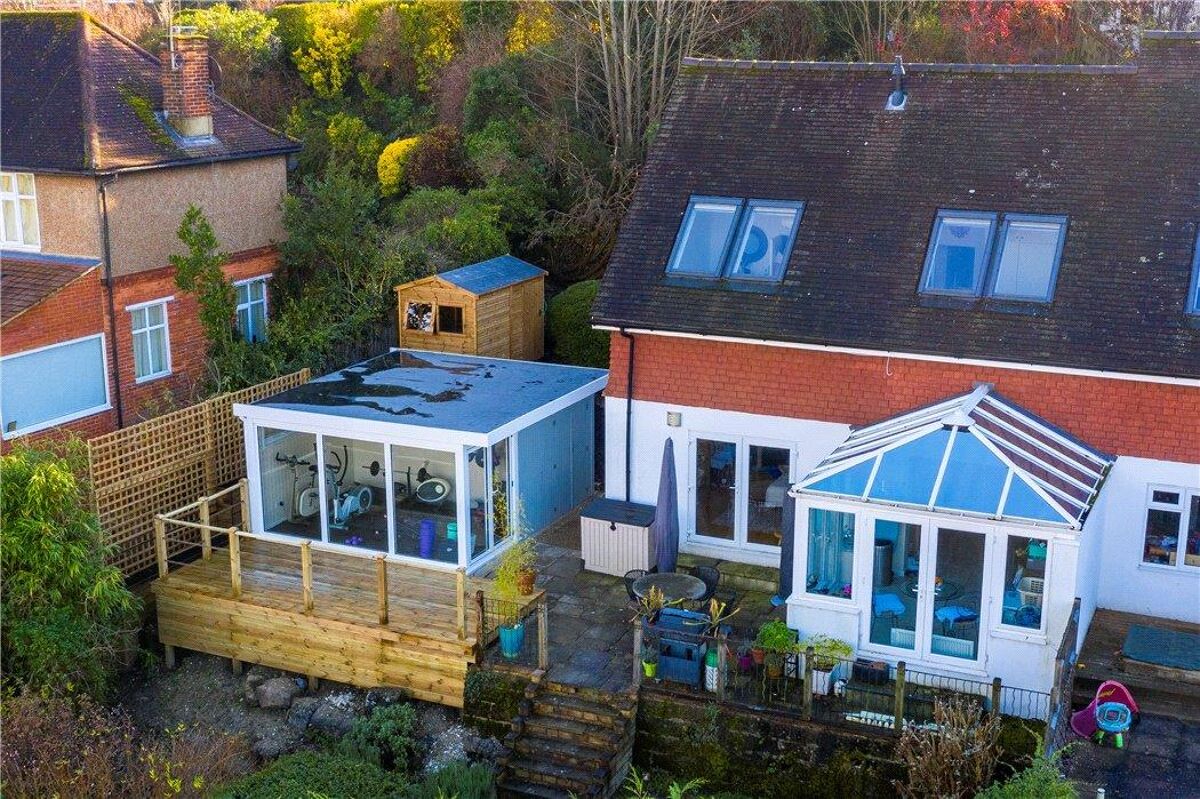house for sale in Mountside, Guildford, Surrey, GU2 GLD190405