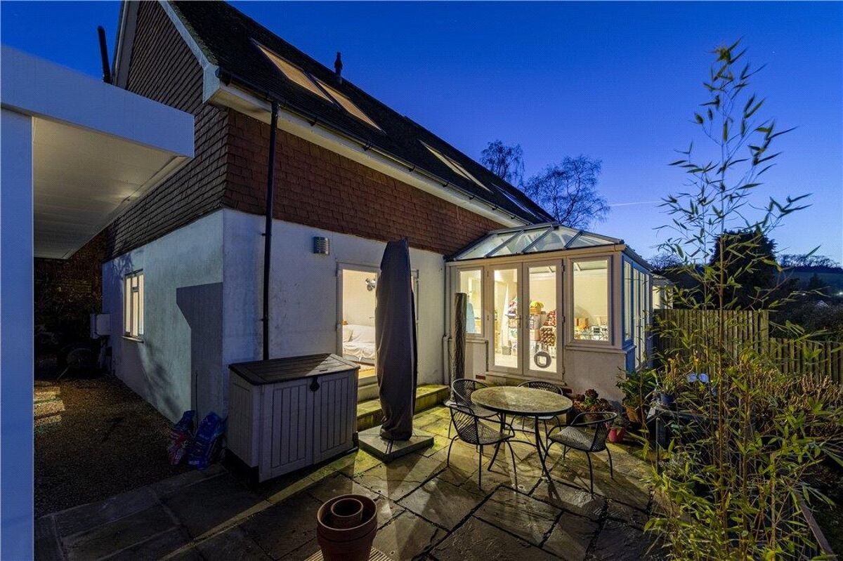house for sale in Mountside, Guildford, Surrey, GU2 GLD190405