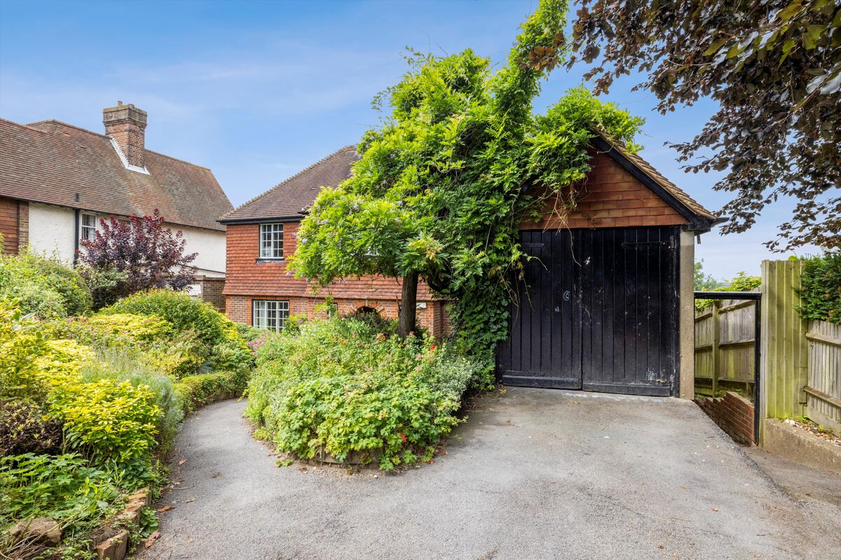 house for sale in Poyle Road, Guildford, Surrey, GU1 GLD190420