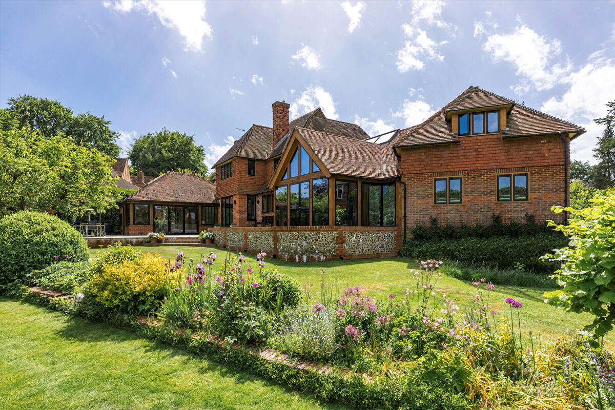 House for sale in Fairway, Guildford, Surrey, GU1 GLD200003 Knight