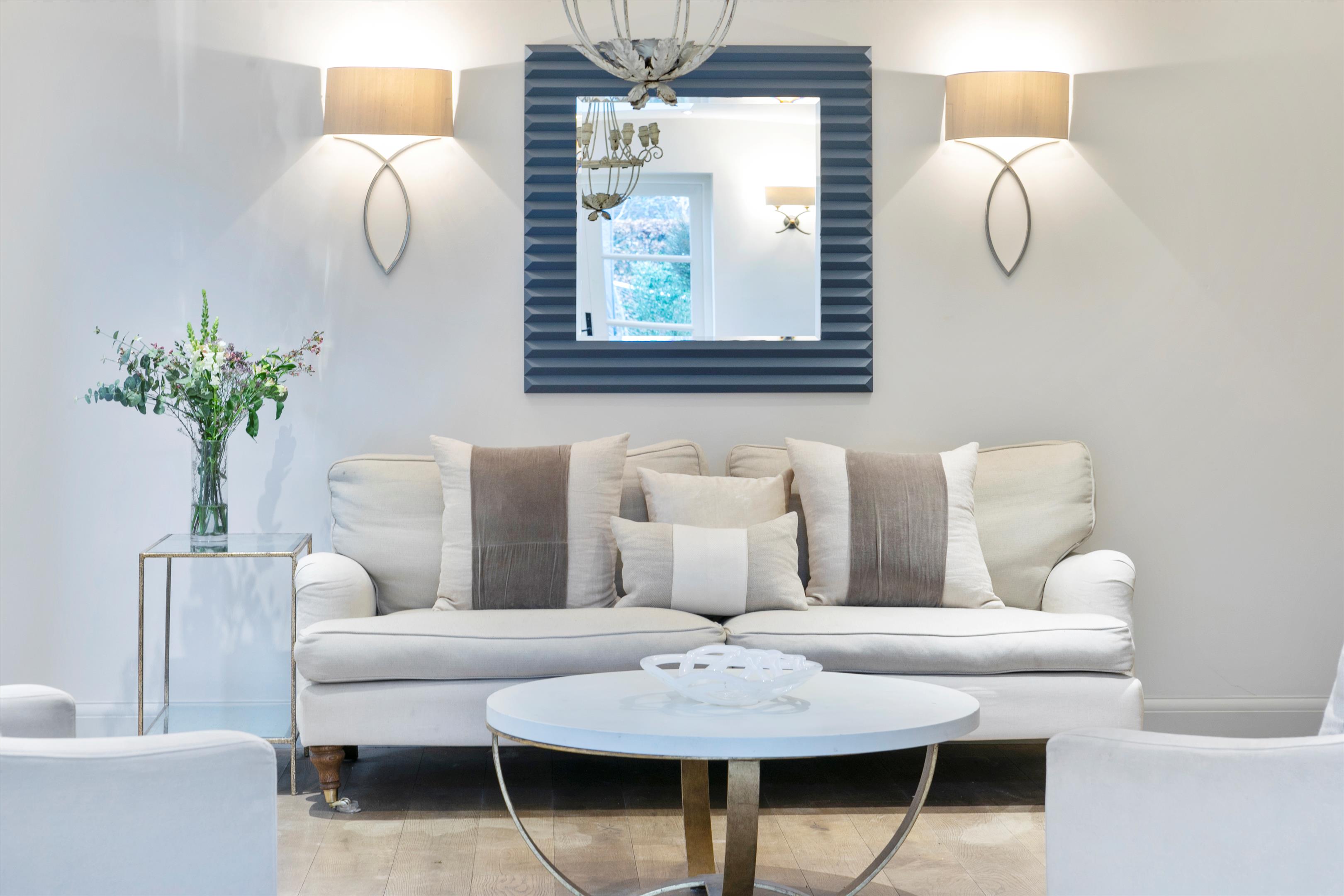 house for sale in Ennismore Avenue, Guildford, Surrey, GU1 GLD200004