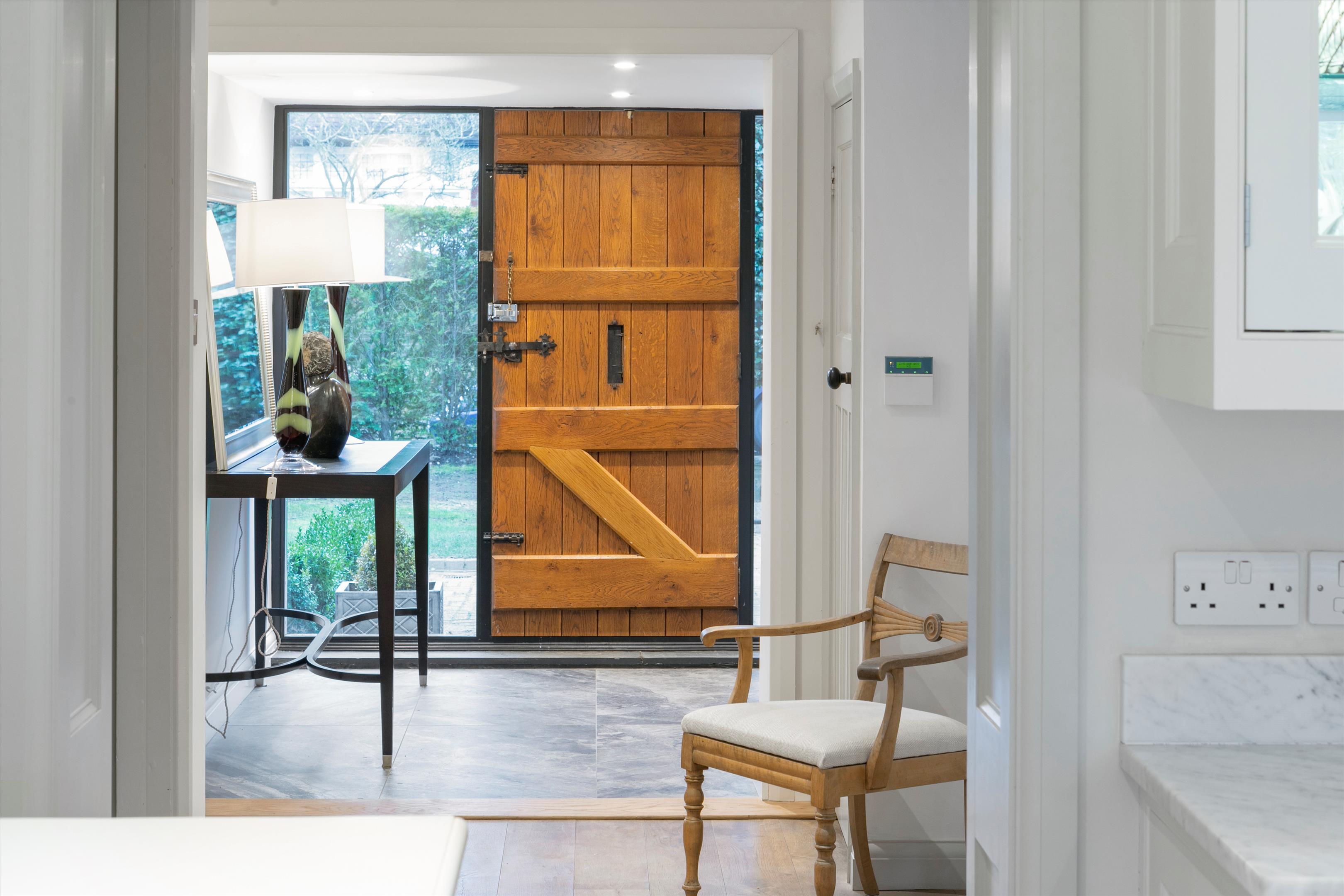 house for sale in Ennismore Avenue, Guildford, Surrey, GU1 GLD200004