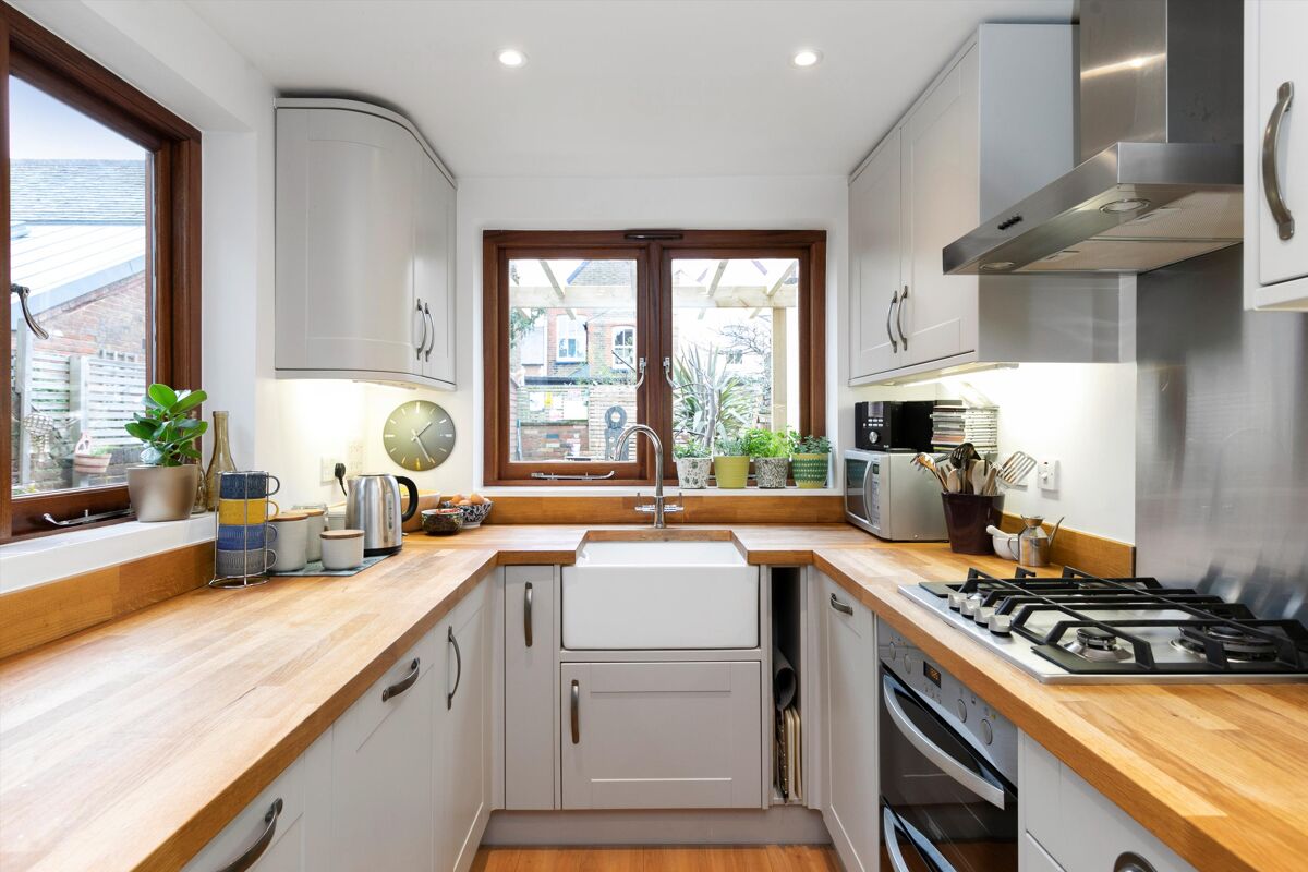 house for sale in Artillery Road, Guildford, Surrey, GU1 GLD200028