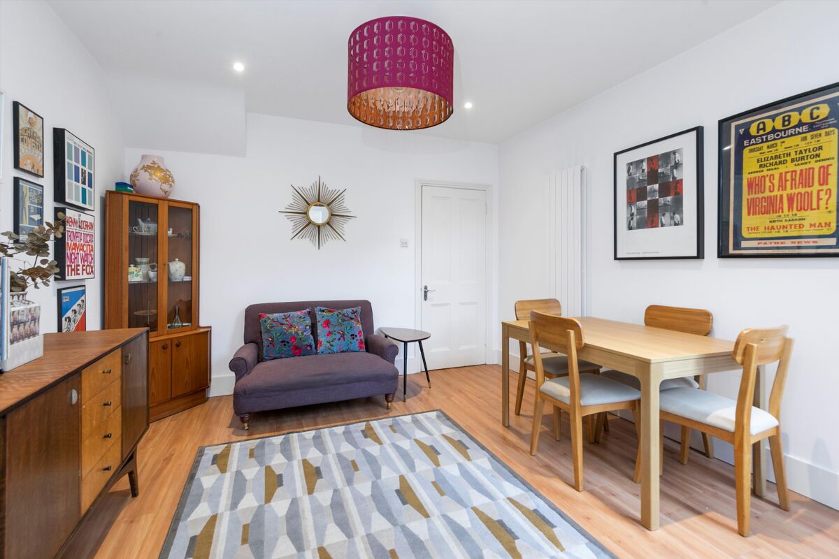 house for sale in Artillery Road, Guildford, Surrey, GU1 GLD200028