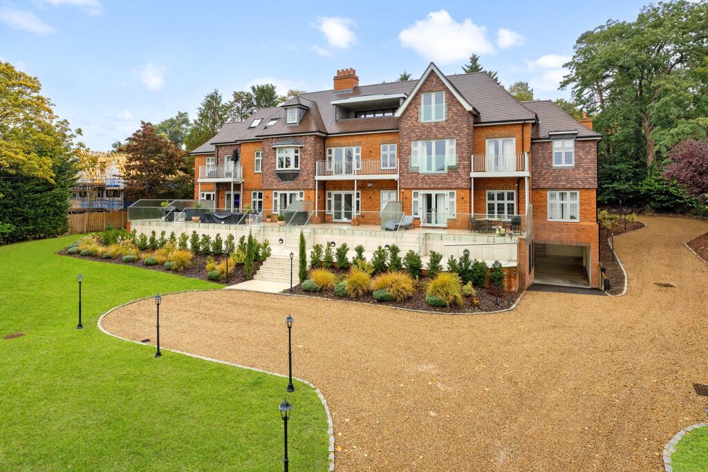 Image of Langdon Grange, Holtwood Road, Oxshott, KT22.