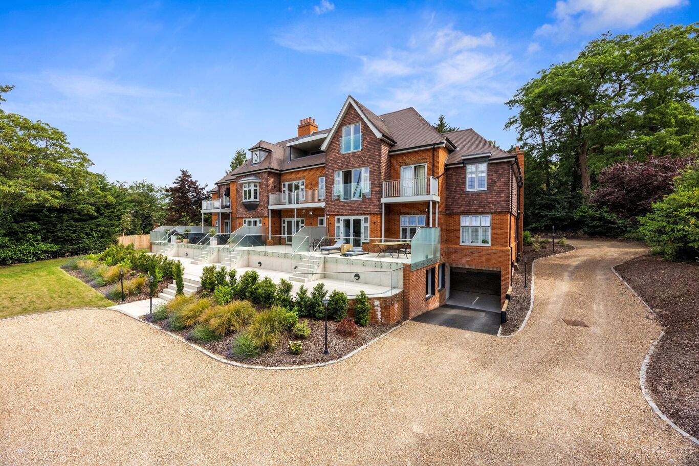 Image of Langdon Grange, Holtwood Road, Oxshott, KT22.
