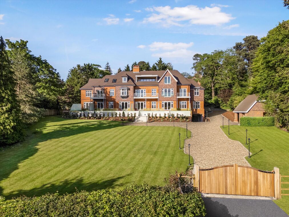 Image of Langdon Grange, Holtwood Road, Oxshott, KT22.
