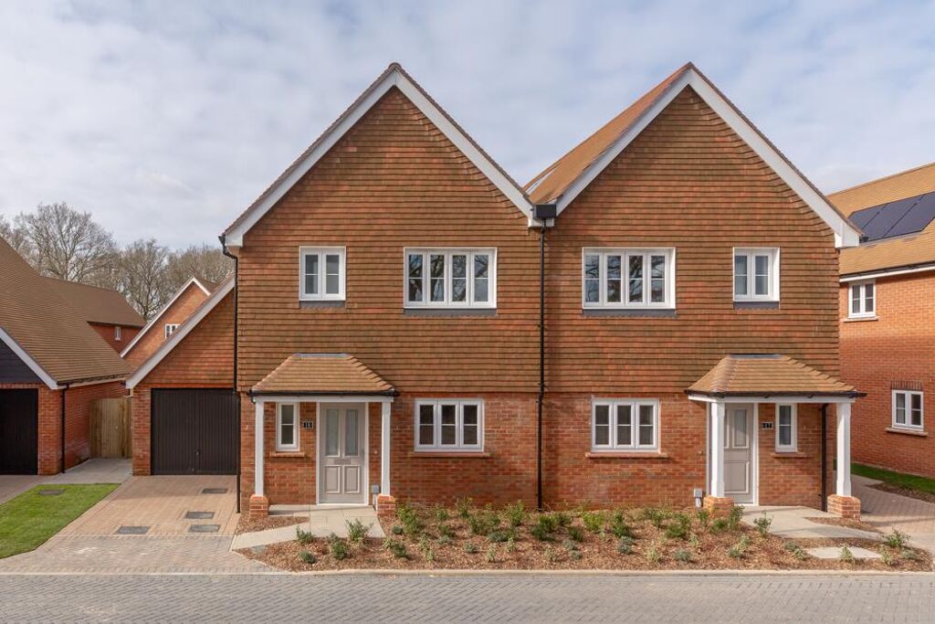 Image of Green Oak Park, Green Lane, Ockham, GU23.