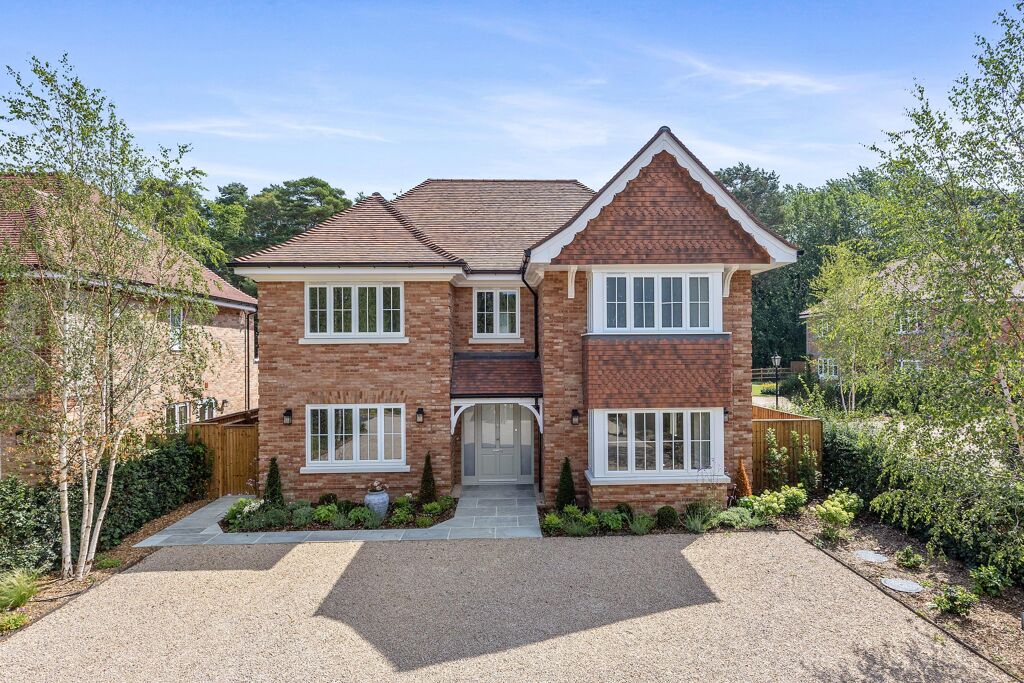 Image of Peyton Place, Finchampstead, RG40