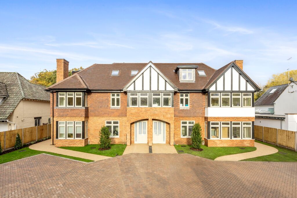Image of Ronmar, Leatherhead Road, Oxshott, KT22