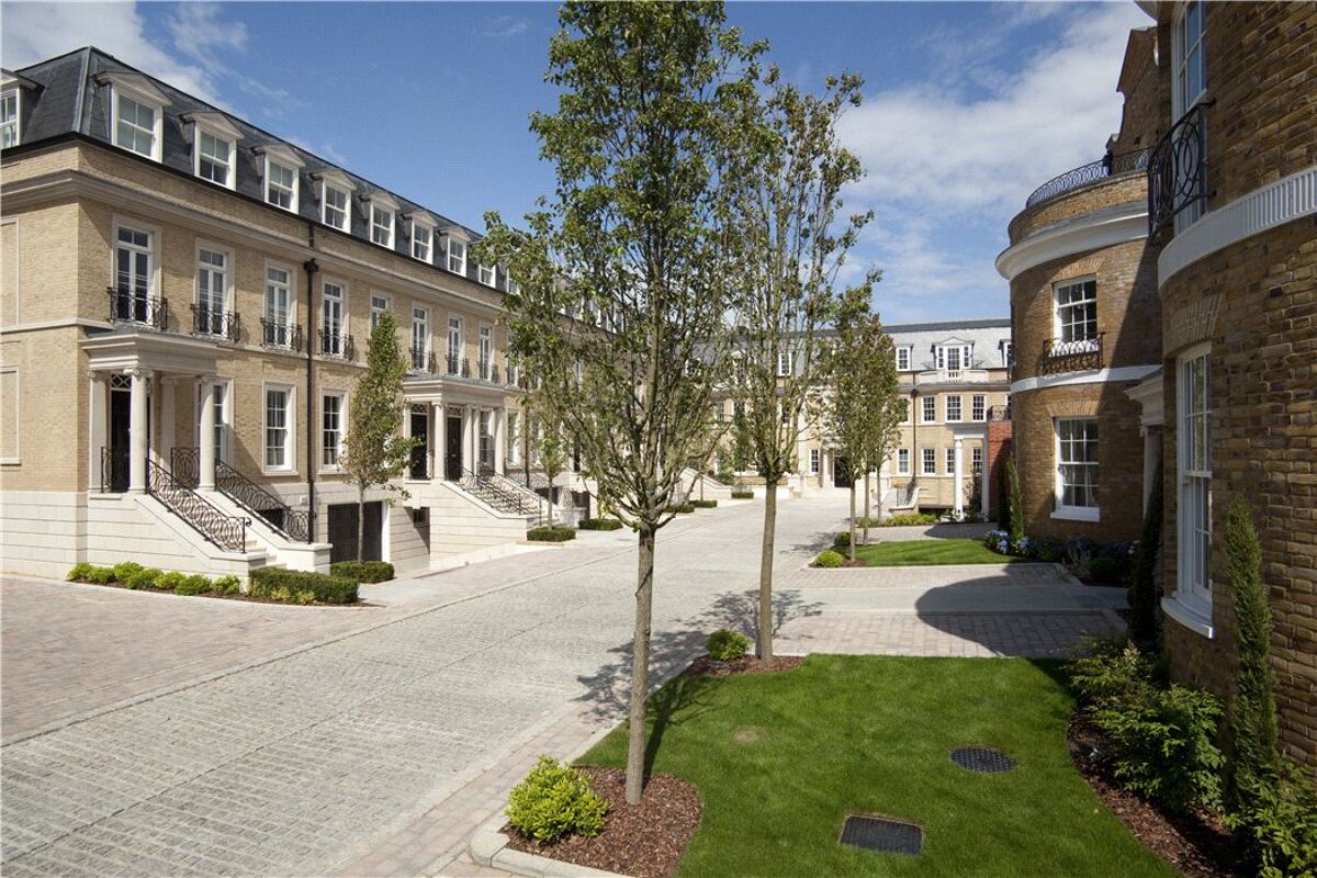 flat for sale in 6 Leopold Court, Princess Square, Esher, Surrey, KT10