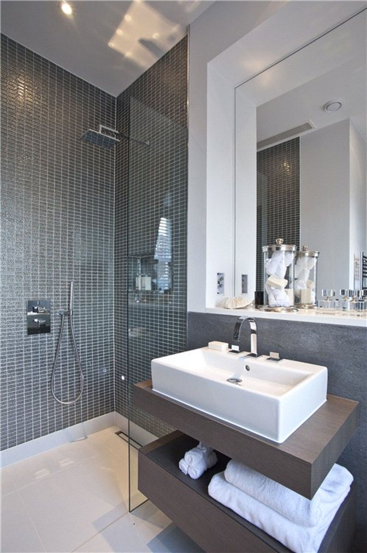 flat for sale in 6 Leopold Court, Princess Square, Esher, Surrey, KT10