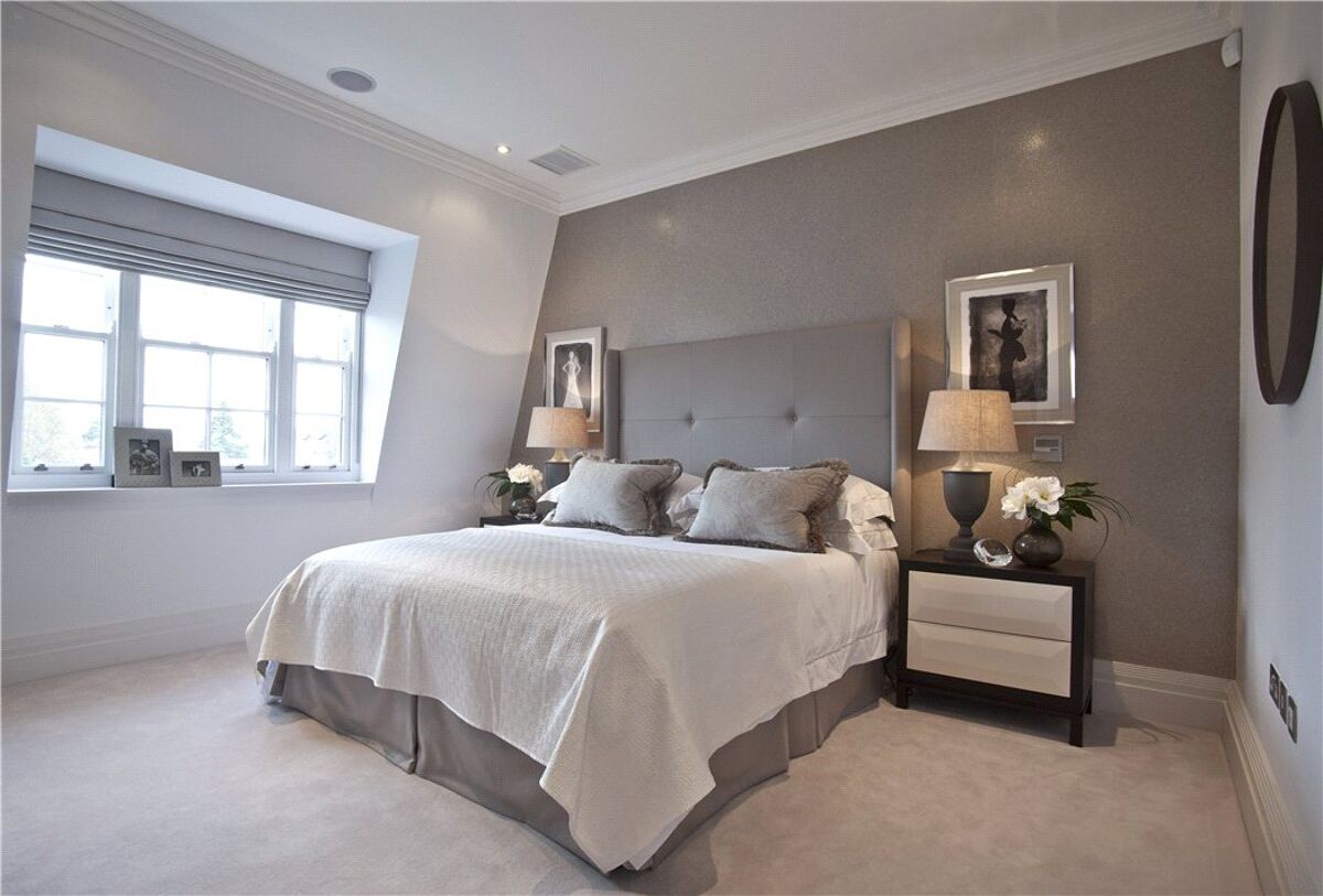 flat for sale in 6 Leopold Court, Princess Square, Esher, Surrey, KT10