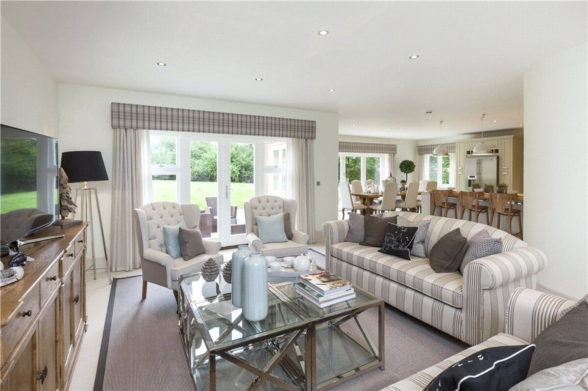 house for sale in 5 Bracken Lane, Cranleigh, Surrey, GU6 GLR140056