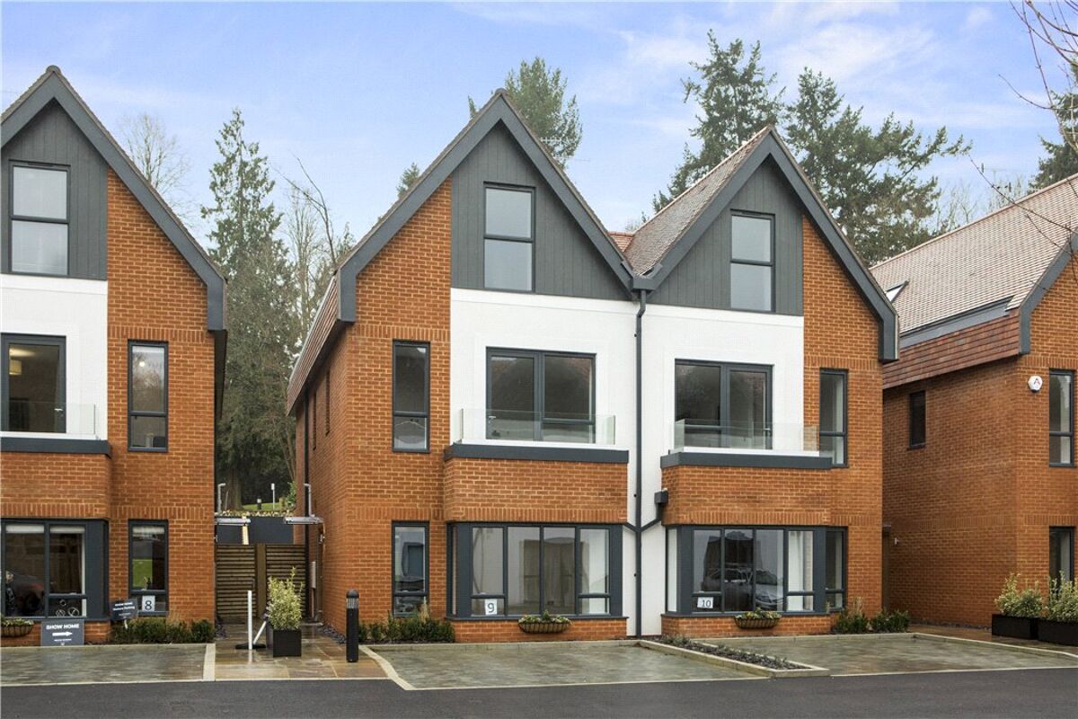 house for sale in Catherine's Walk, Chestnut Avenue, Guildford, GU2