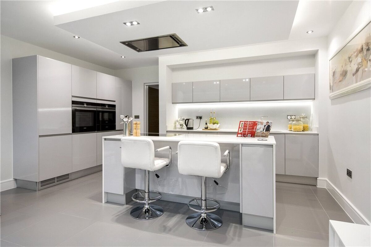 house for sale in Catherine's Walk, Chestnut Avenue, Guildford, GU2