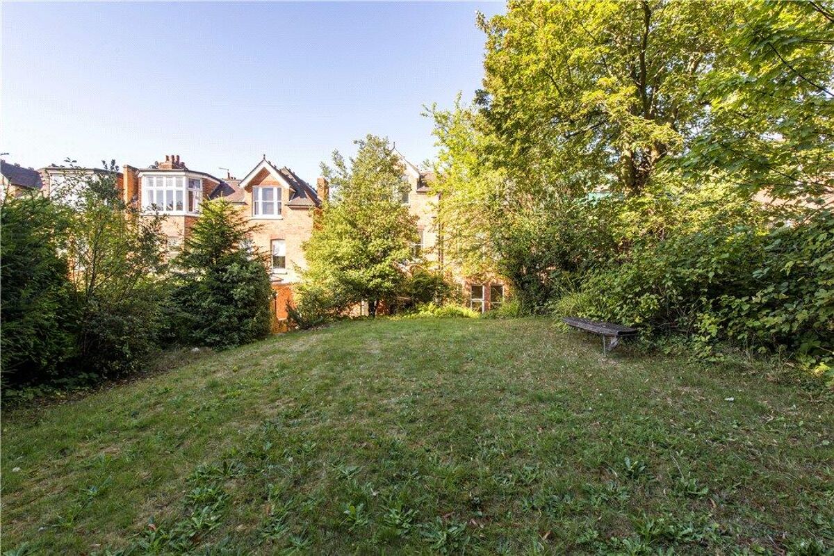 flat for sale in Chesterford Gardens, Hampstead, NW3 HAM012072576