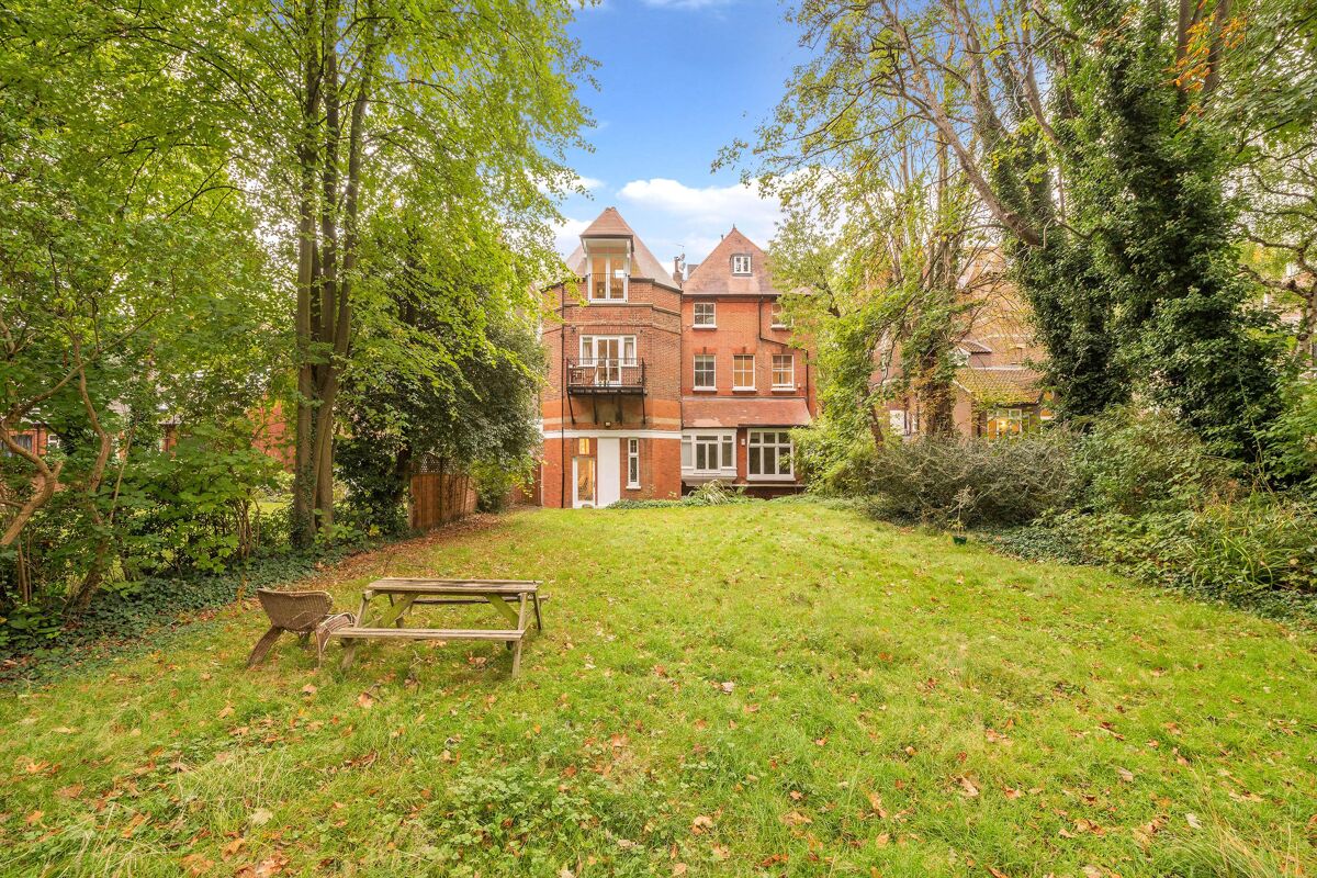 Flat for sale in Fitzjohns Avenue, London, NW3 HAM012093672 Knight
