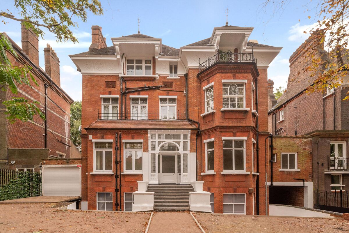Flat for sale in Fitzjohns Avenue, London, NW3 HAM012093672 Knight