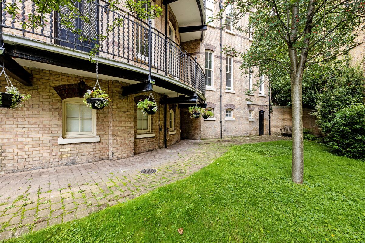 Flat for sale in Upper Hampstead Walk, London, NW3 HAM012107423