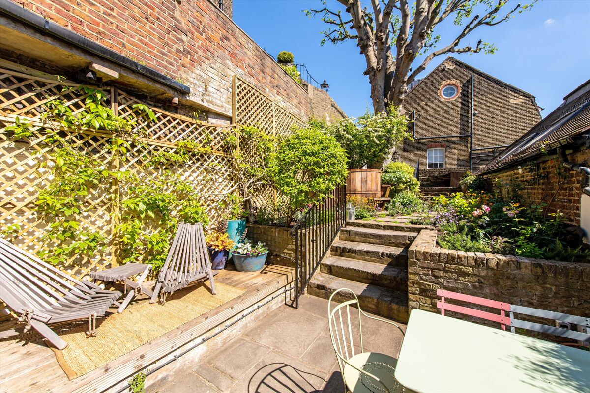 house for sale in Holly Mount, London, NW3 HAM012134586 Knight Frank