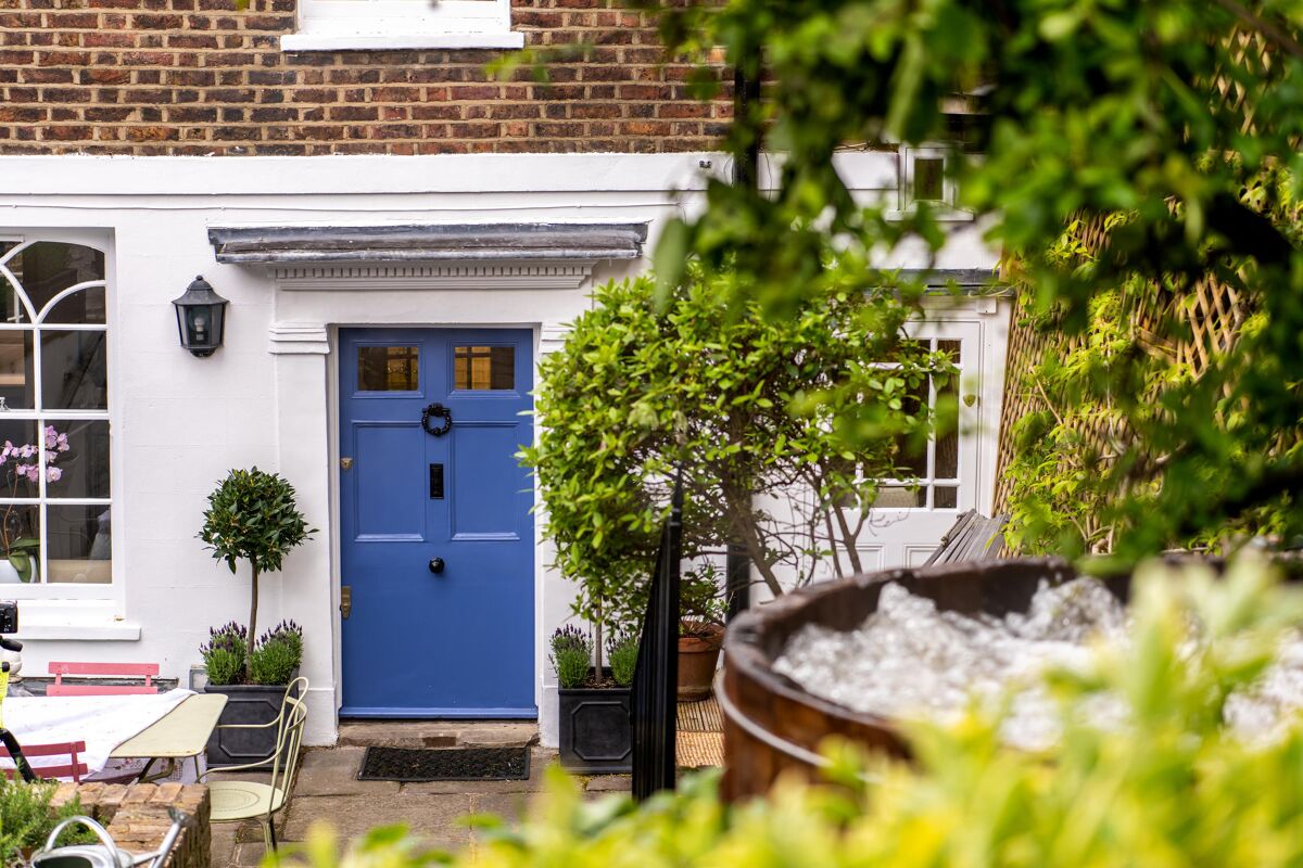 house for sale in Holly Mount, London, NW3 HAM012134586 Knight Frank