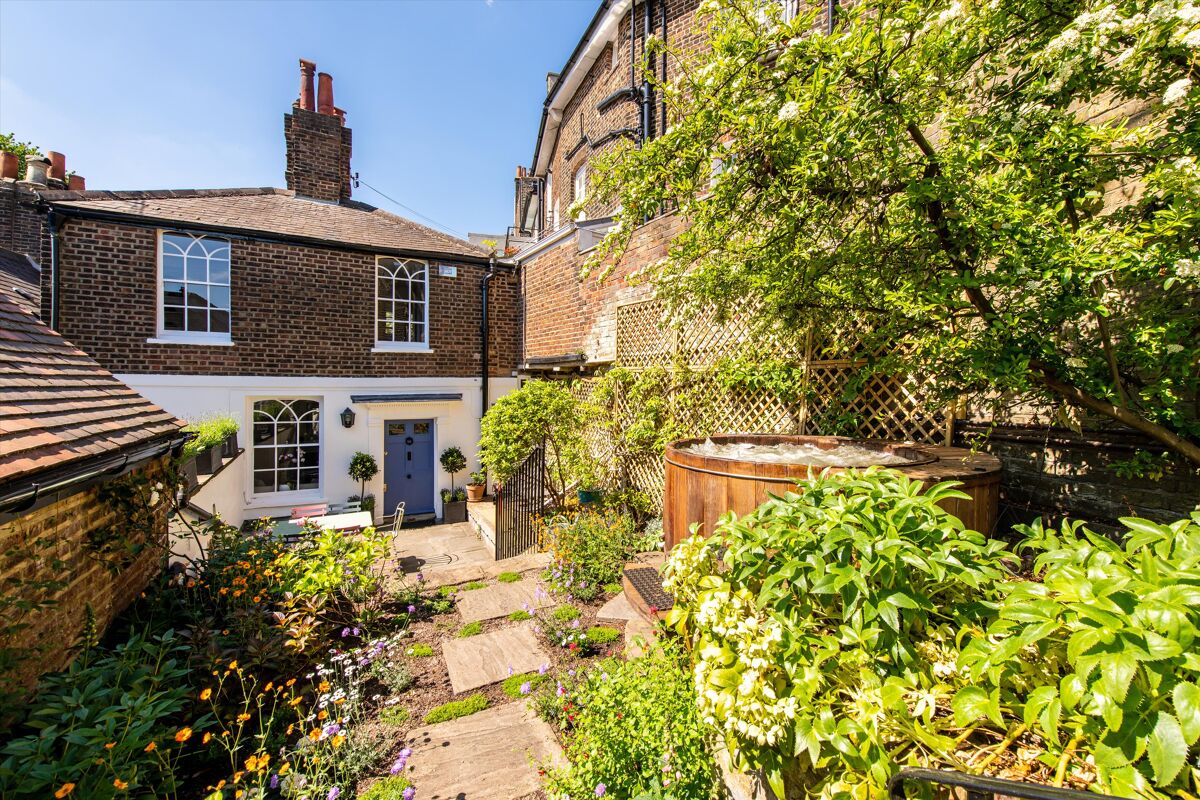 house for sale in Holly Mount, London, NW3 HAM012134586 Knight Frank