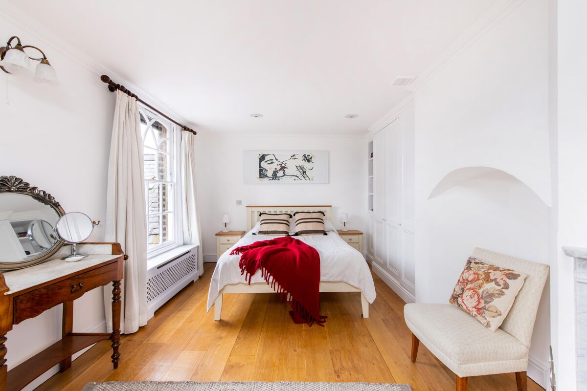 house for sale in Holly Mount, London, NW3 HAM012134586 Knight Frank