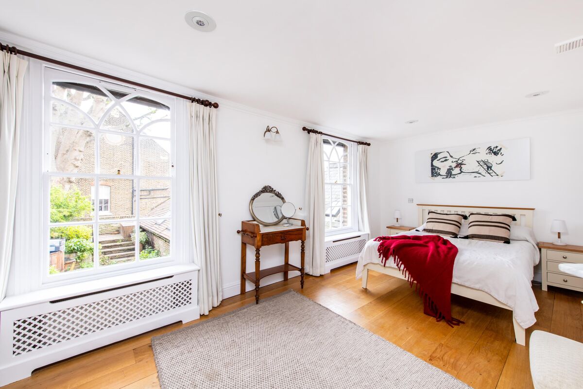 house for sale in Holly Mount, London, NW3 HAM012134586 Knight Frank