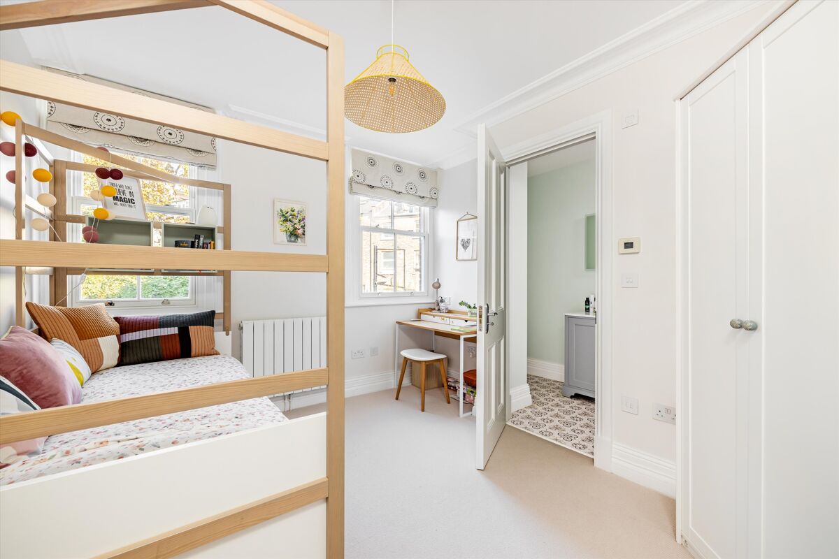 flat for sale in Pilgrims Lane, Hampstead, London, NW3 HAM012157233
