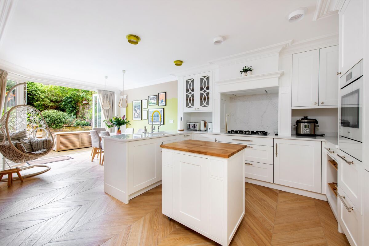 flat for sale in Pilgrims Lane, Hampstead, London, NW3 HAM012157233