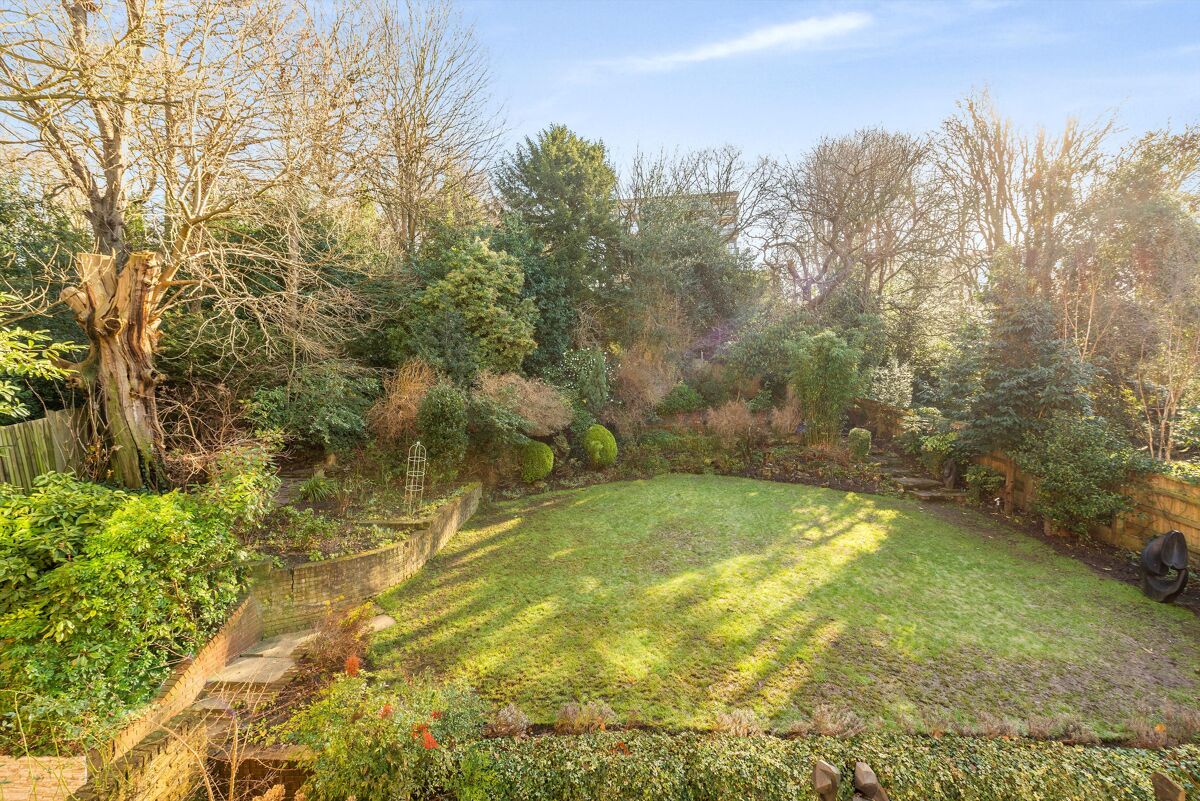 flat for sale in Redington Gardens, Hampstead, London, NW3