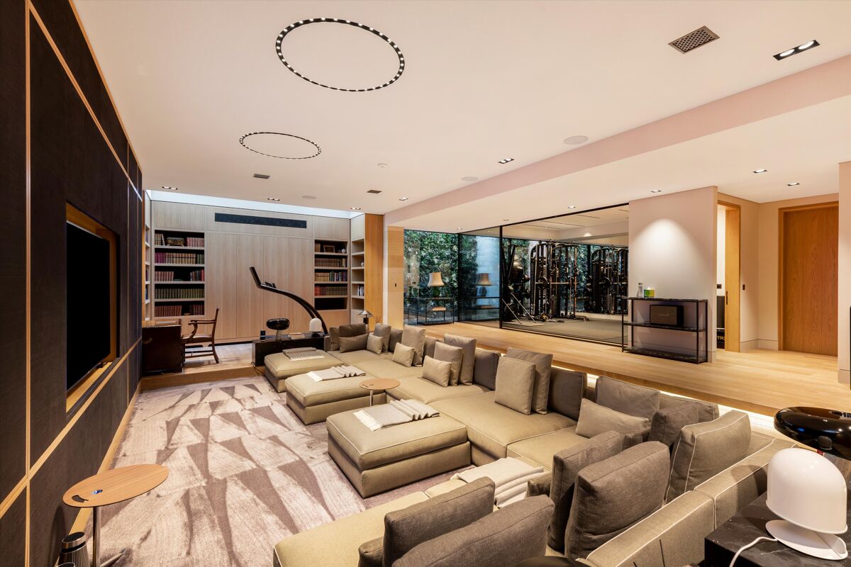 house for sale in The Avenue, London, N2 HAM012212385