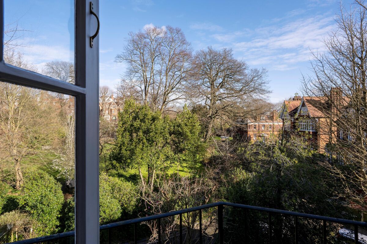 house for sale in Gainsborough Gardens, London, NW3 HAM012242718