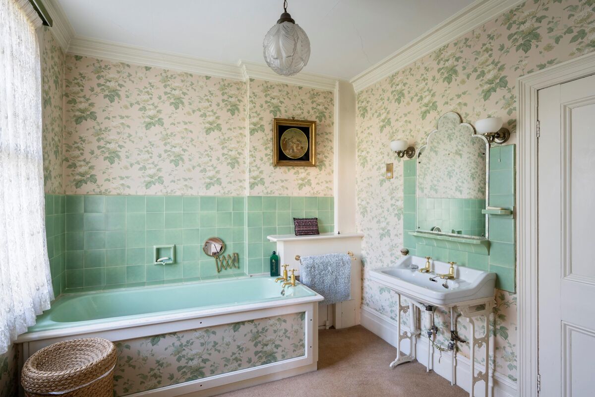 house for sale in Gainsborough Gardens, London, NW3 HAM012242718