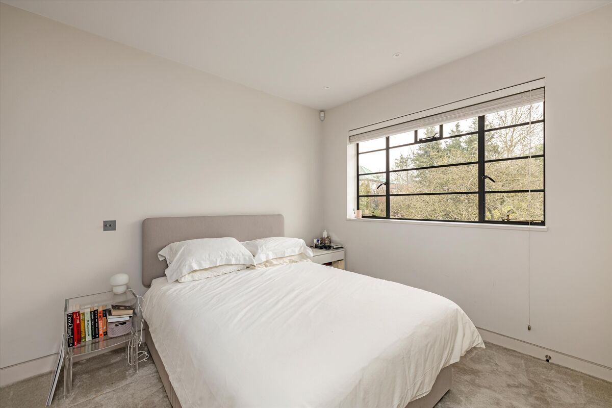 house for sale in Howard Walk, London, N2 HAM012299306 Knight Frank