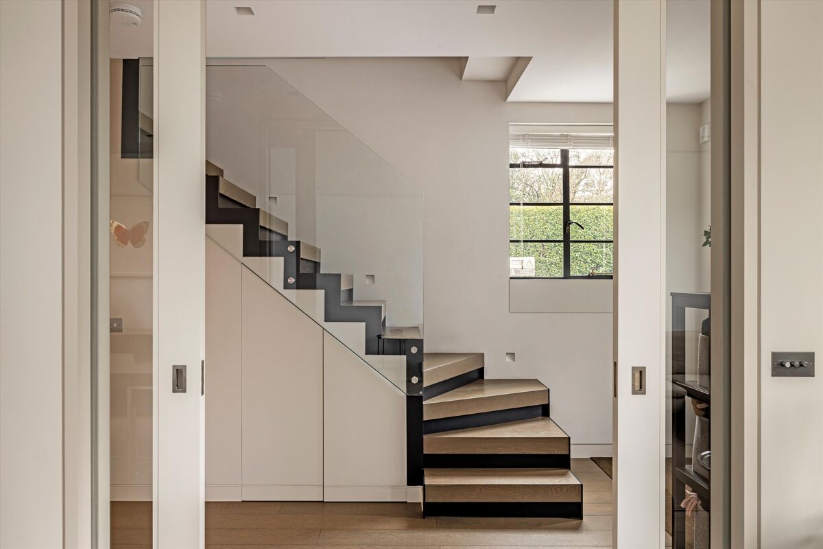 house for sale in Howard Walk, London, N2 HAM012299306 Knight Frank