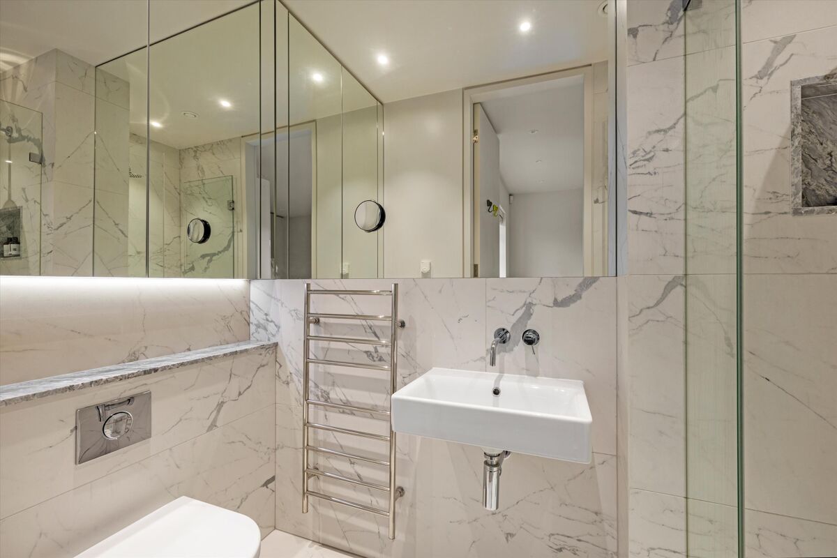 house for sale in Howard Walk, London, N2 HAM012299306 Knight Frank