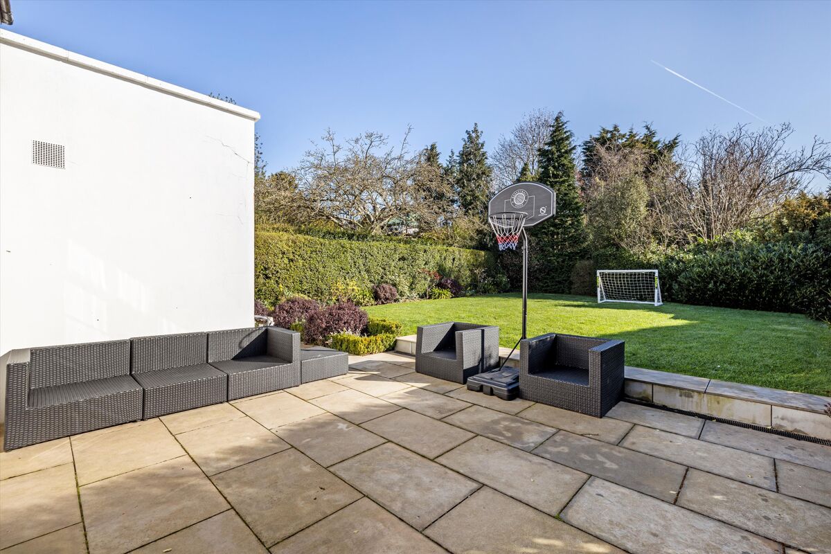 house for sale in Howard Walk, London, N2 HAM012299306 Knight Frank