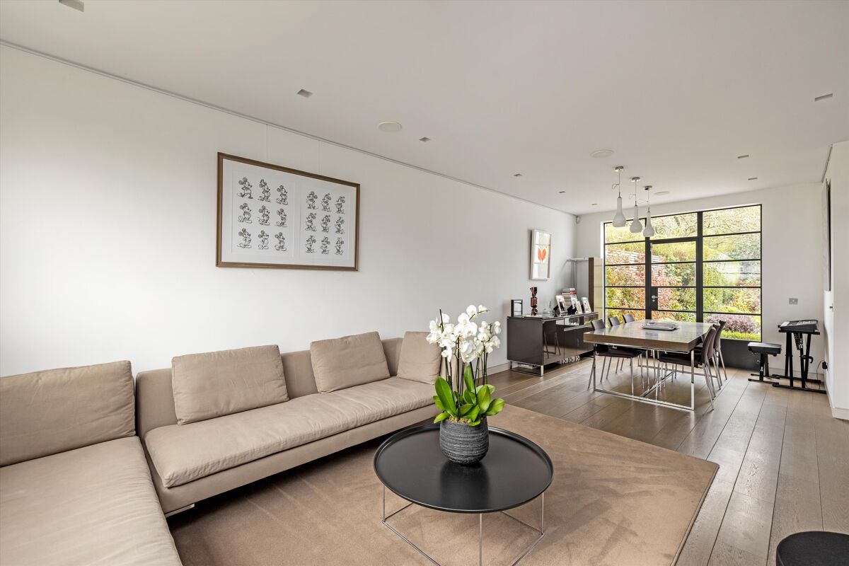 house for sale in Howard Walk, London, N2 HAM012299306 Knight Frank