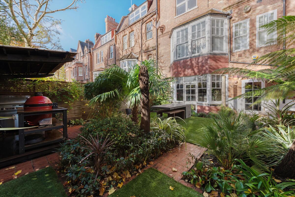 flat for sale in Arkwright Road, London, NW3 HAM012343495 Knight Frank