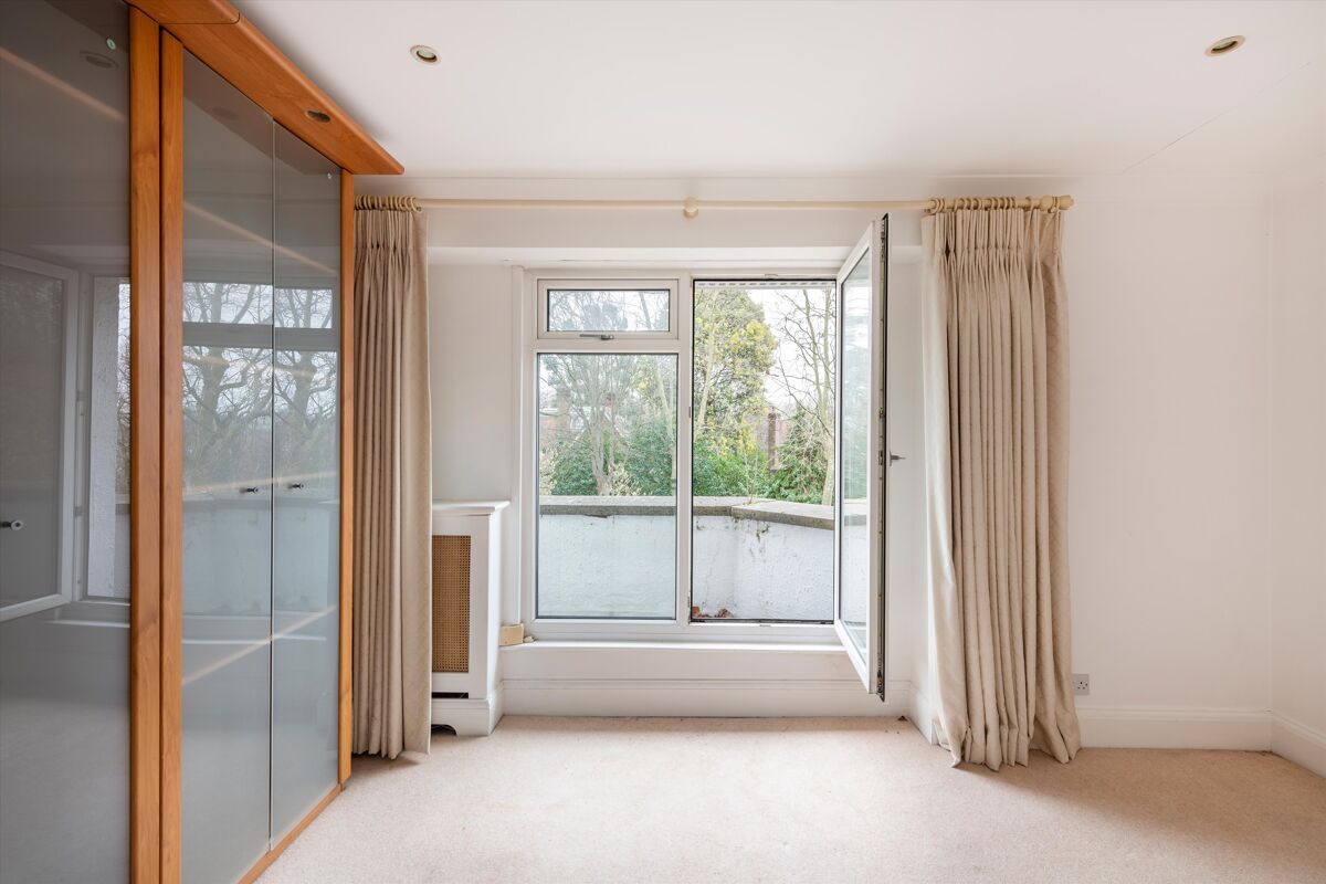 flat for sale in Maresfield Gardens, London, NW3 HAM012350161