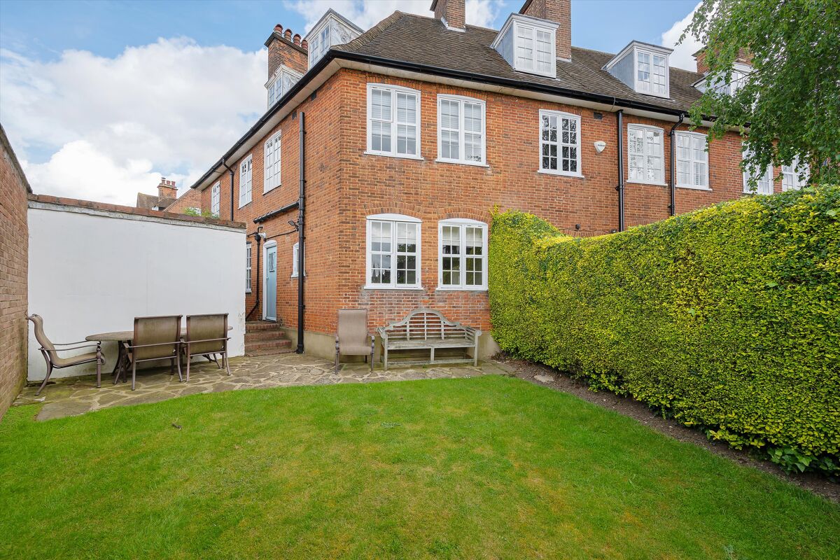 house for sale in Asmuns Hill, London, NW11 HAM012412283 Knight Frank