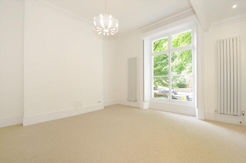 Picture of 2 bedroom flat for sale.