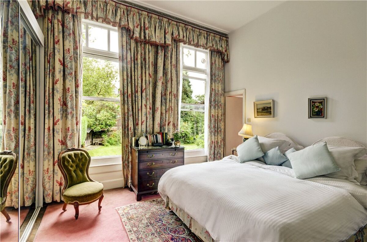 house for sale in Maresfield Gardens, London, NW3 HAM120127 Knight