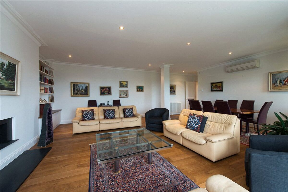 flat for sale in Gainsborough House, Frognal Rise, London, NW3