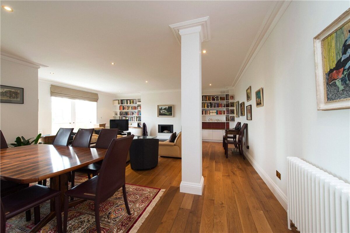 flat for sale in Gainsborough House, Frognal Rise, London, NW3