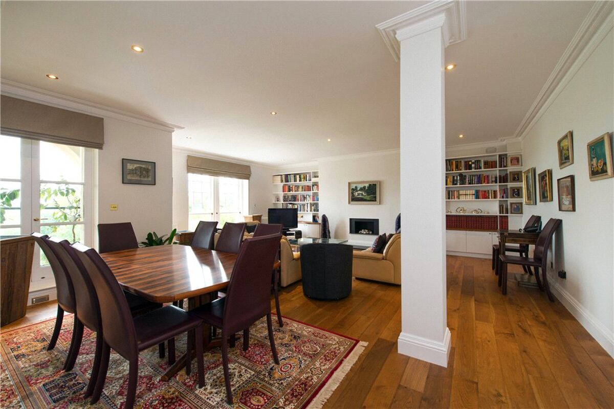 flat for sale in Gainsborough House, Frognal Rise, London, NW3