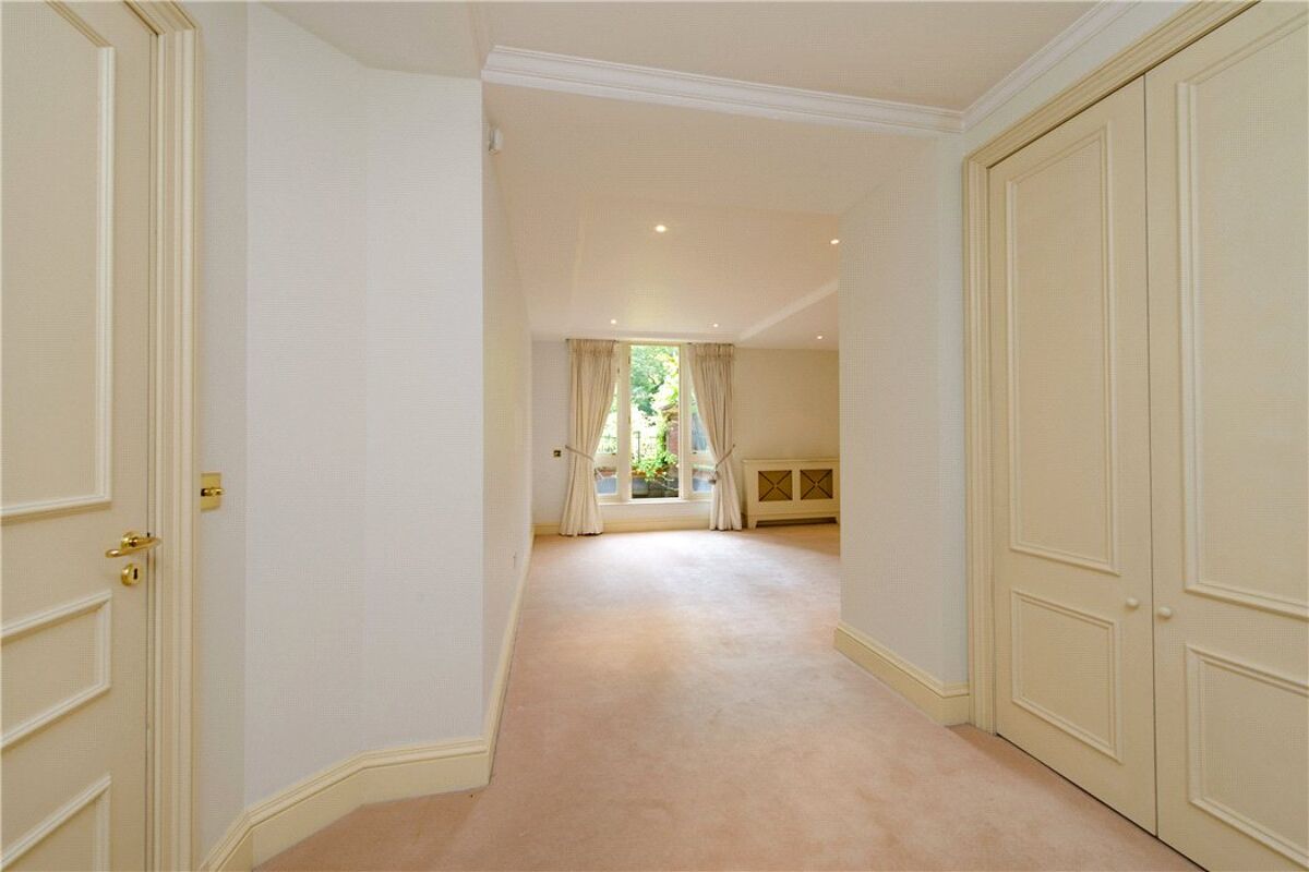 flat for sale in Mount Vernon, Frognal Rise, Hampstead, London, NW3