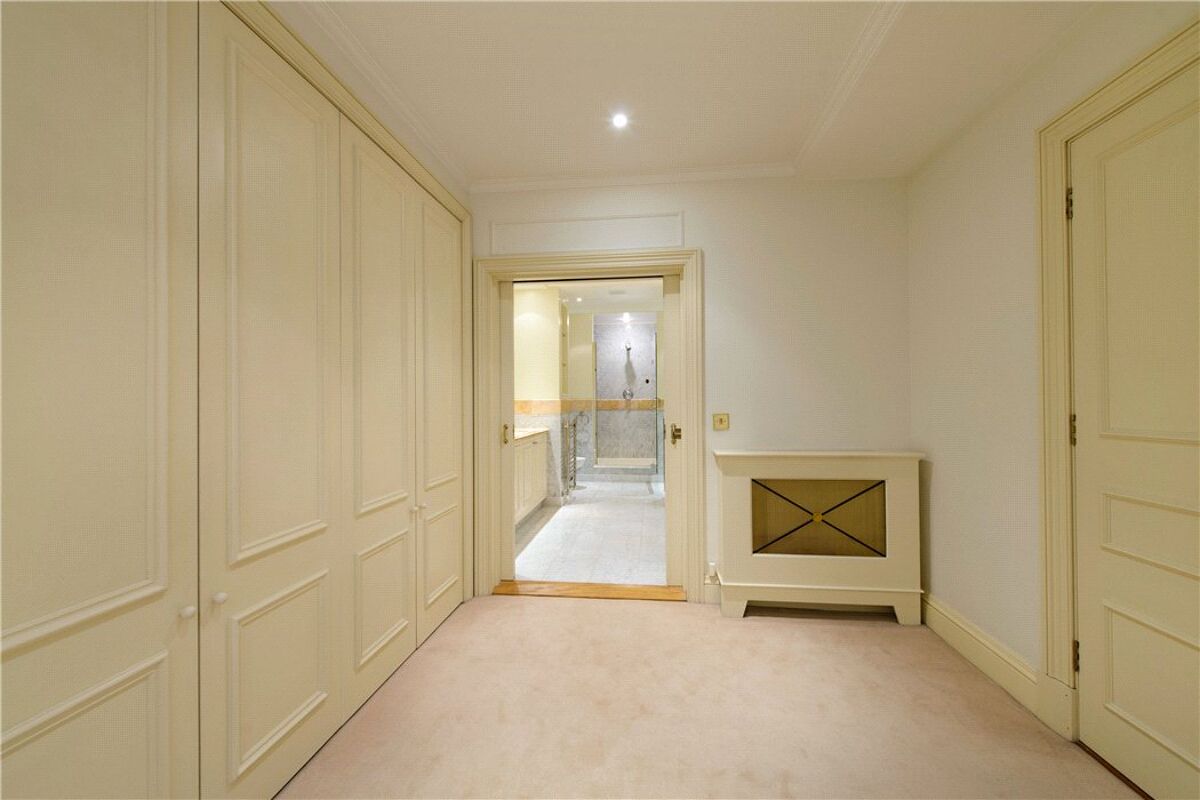 flat for sale in Mount Vernon, Frognal Rise, Hampstead, London, NW3